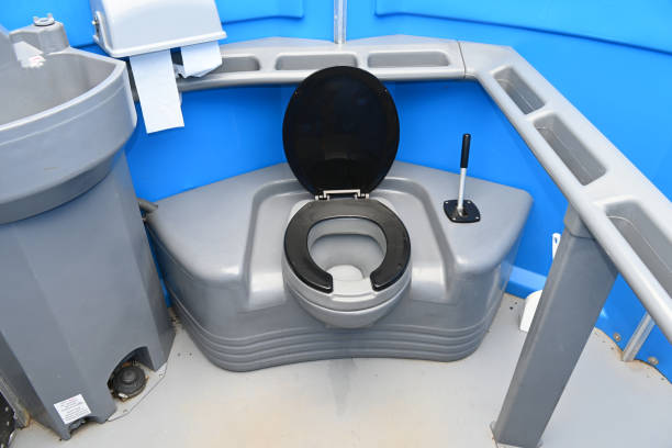 Best Porta potty delivery and setup  in New Middletown, OH